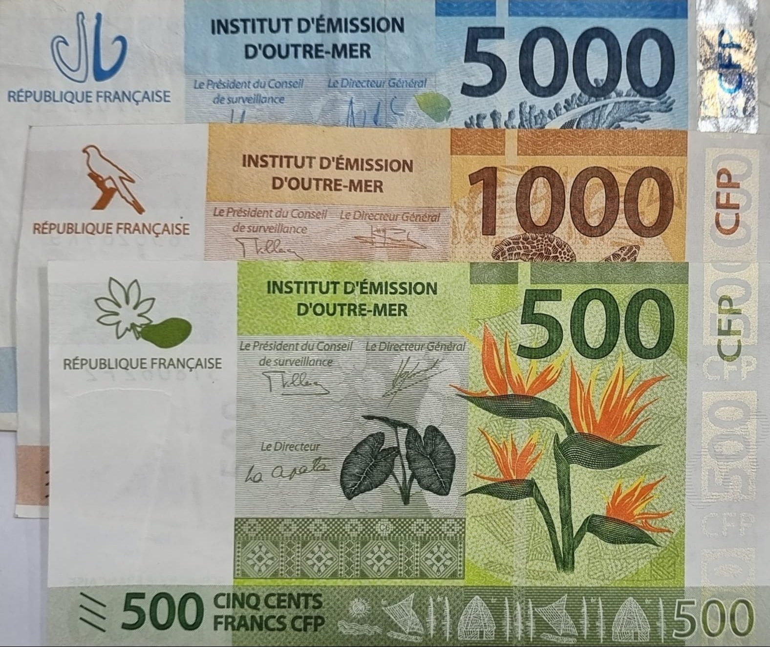 CFP banknotes