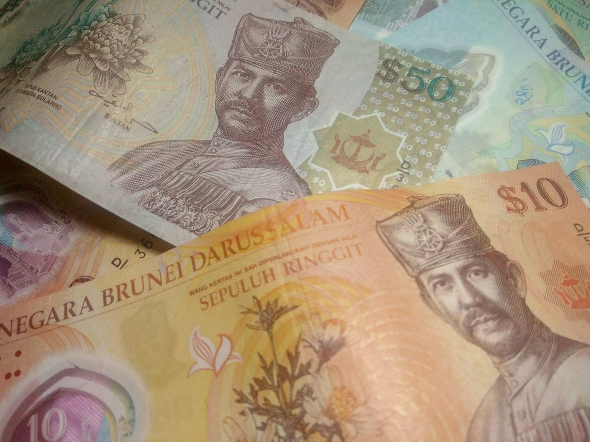What is the best time to buy Brunei Dollar?