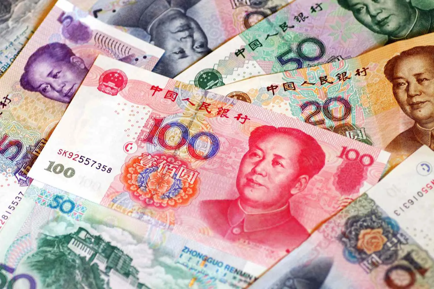 renminbi-144756103-2046595231dc4
