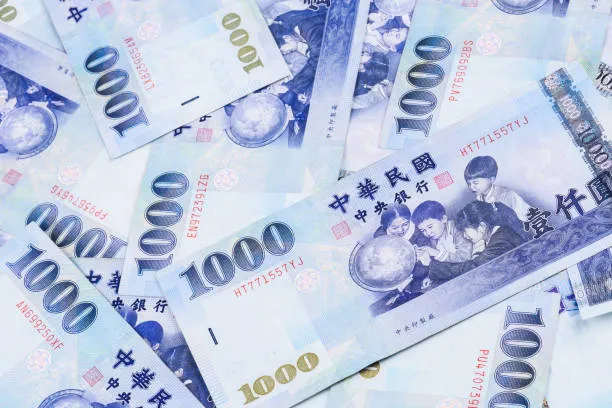 taiwanese-banknotes-isolated-on