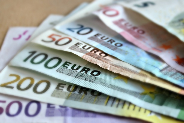 euros-billets-de-banque What Euro Notes We Accept