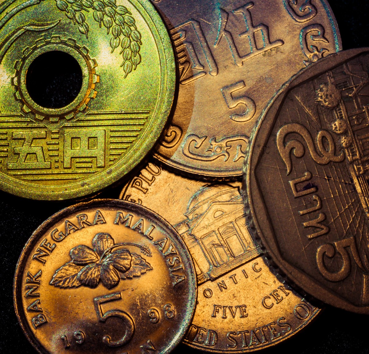 macro_coins_5_sony_hmm_272e_5cents_tamron90mmf28-457365 Buy Taiwan Dollars for Travel or Business