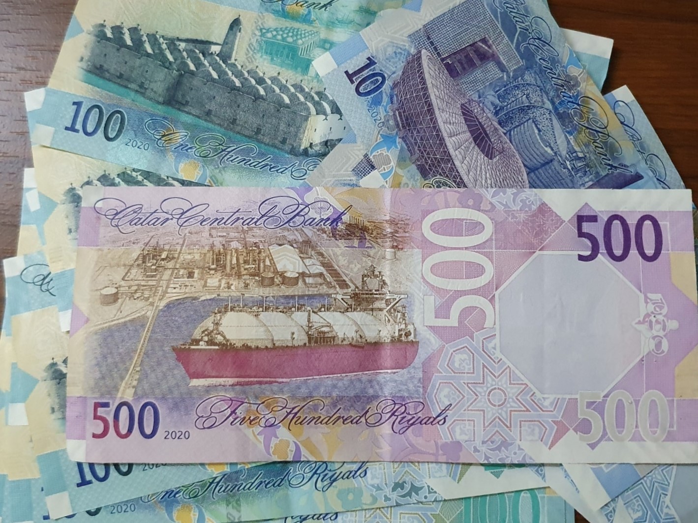 What Qatari Riyal Notes We Accept