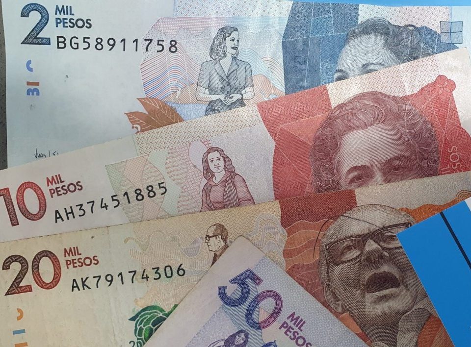buy Colombian peso